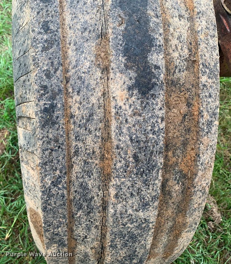 image for item DM7808 International F1586 tractor