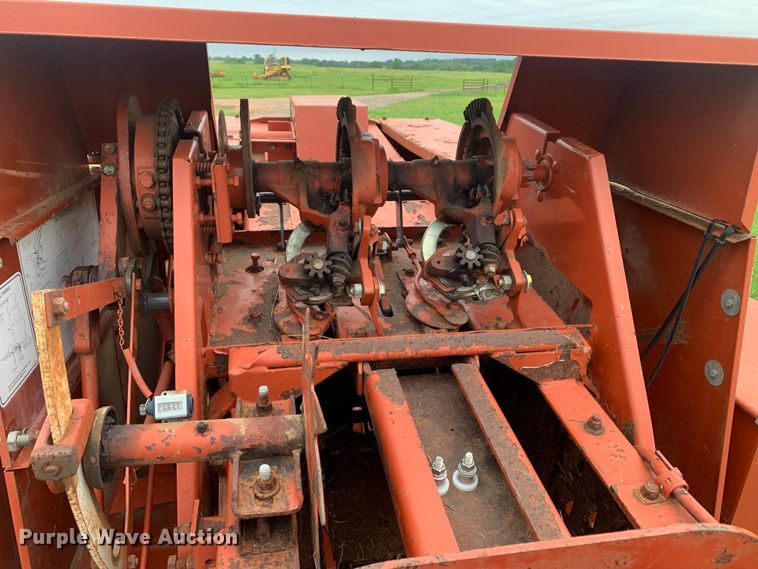 image for item DM7813 2003 Hesston 4590 small square baler