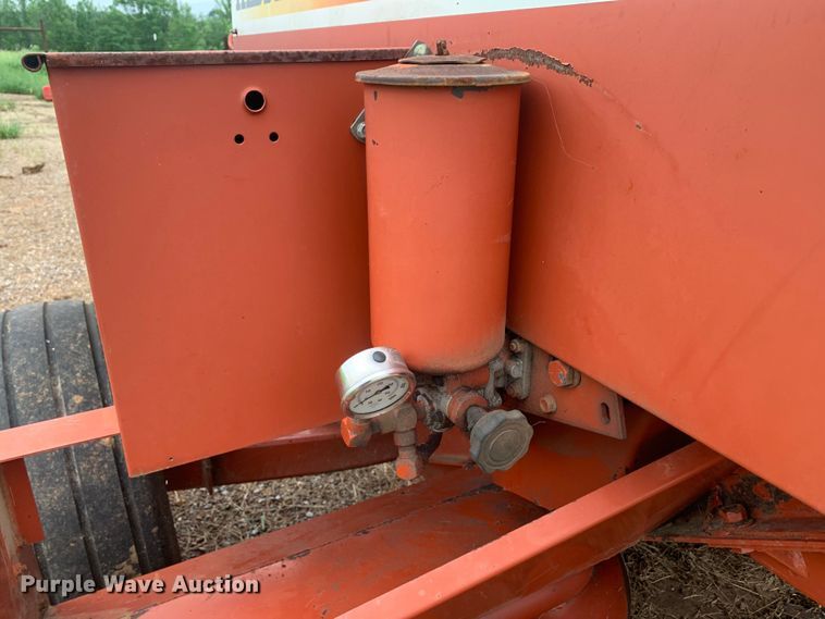 image for item DM7813 2003 Hesston 4590 small square baler