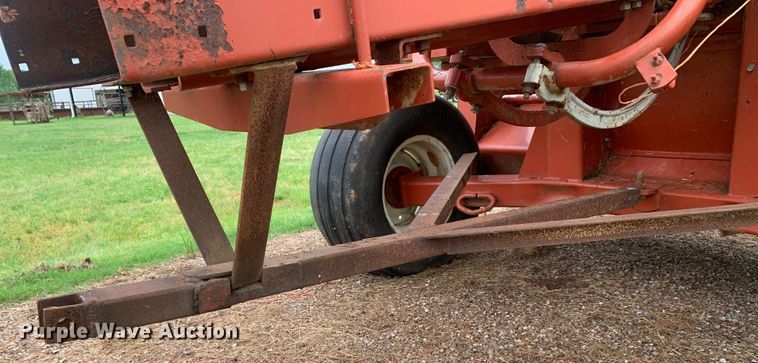 image for item DM7813 2003 Hesston 4590 small square baler