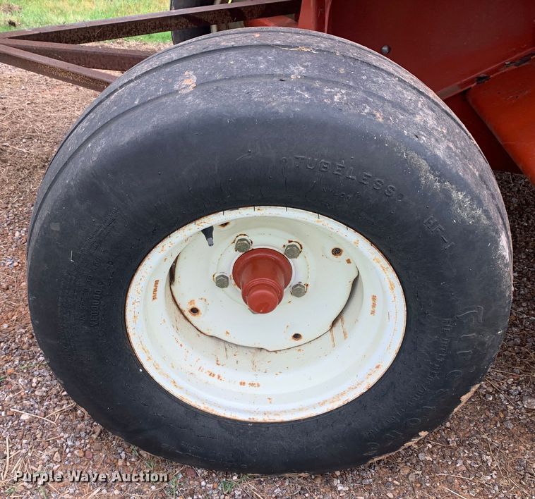 image for item DM7813 2003 Hesston 4590 small square baler