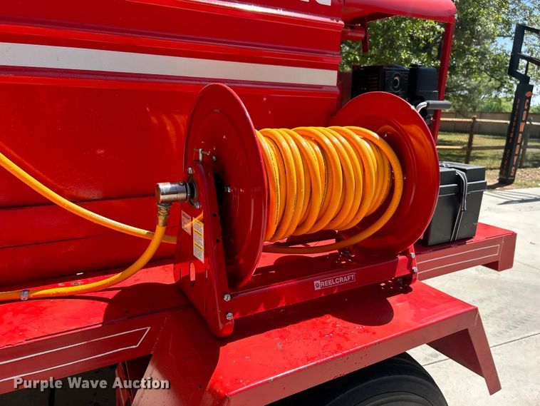 image for item DO1100 John Bean FMC turf sprayer