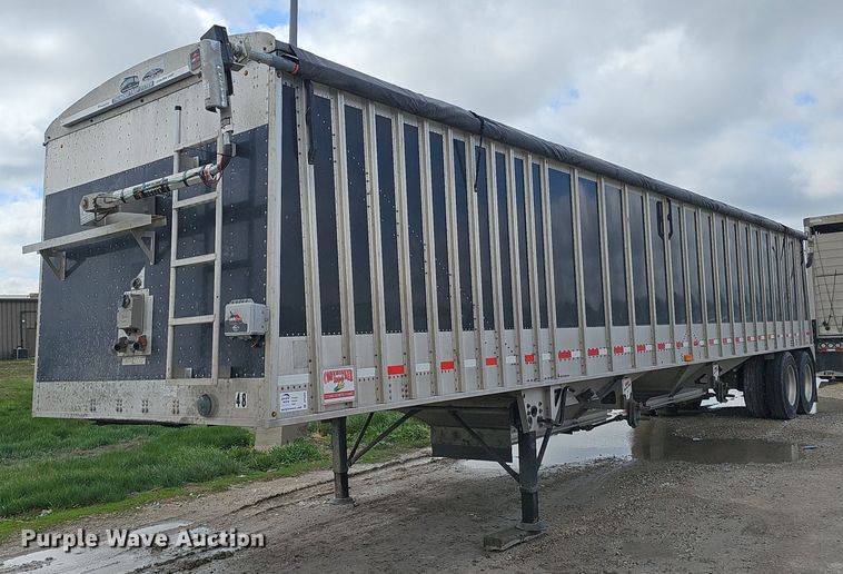 image for item DP0838 2016 Cornhusker 800 grain trailer