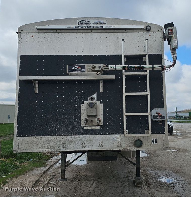 image for item DP0838 2016 Cornhusker 800 grain trailer