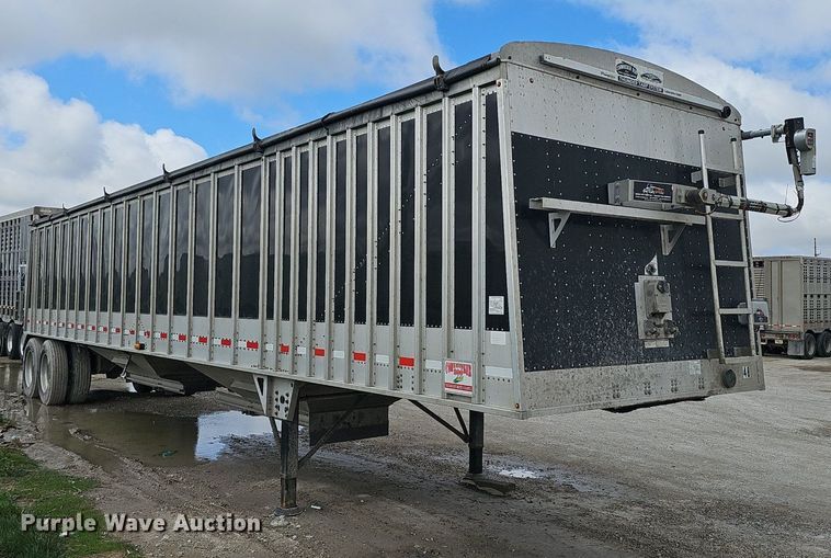 image for item DP0838 2016 Cornhusker 800 grain trailer