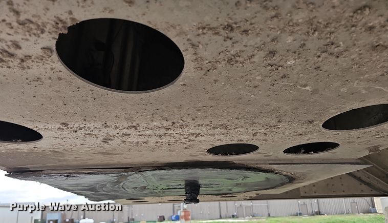 image for item DP0838 2016 Cornhusker 800 grain trailer