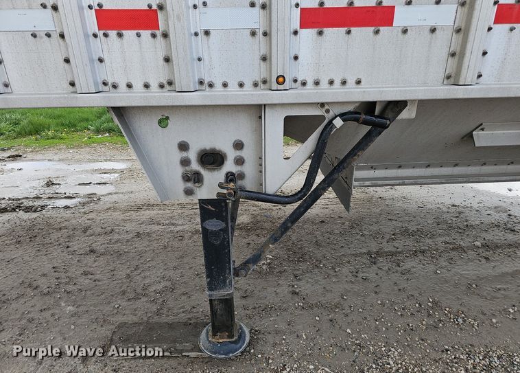 image for item DP0838 2016 Cornhusker 800 grain trailer