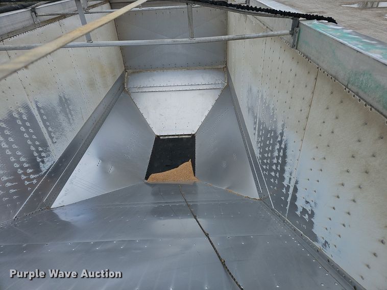 image for item DP0838 2016 Cornhusker 800 grain trailer