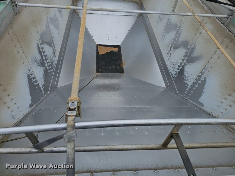 image for item DP0838 2016 Cornhusker 800 grain trailer