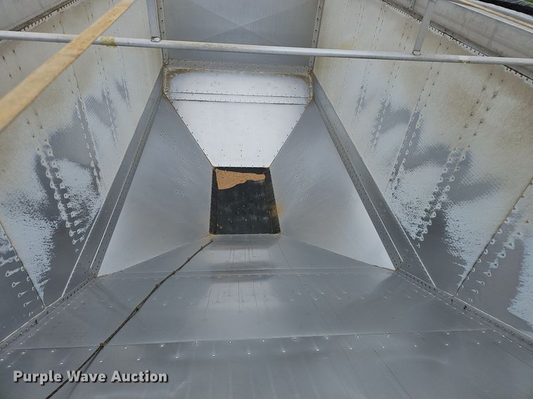 image for item DP0838 2016 Cornhusker 800 grain trailer