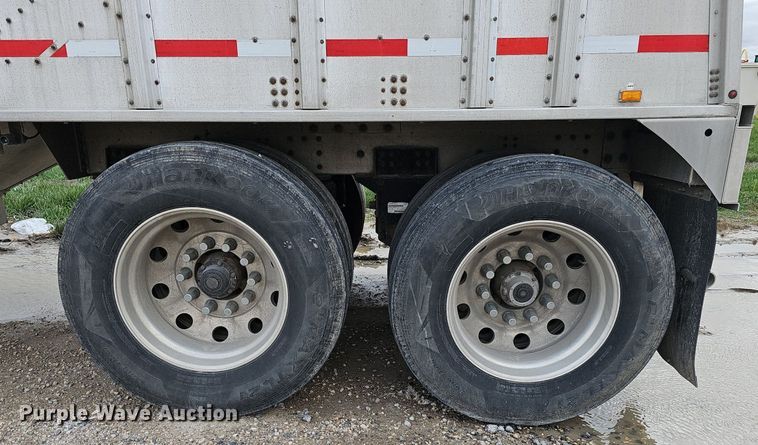 image for item DP0838 2016 Cornhusker 800 grain trailer