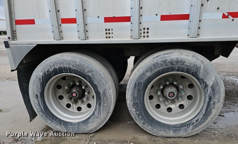 image for item DP0838 2016 Cornhusker 800 grain trailer