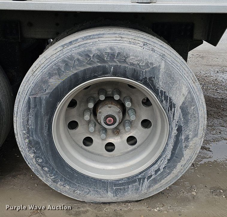 image for item DP0838 2016 Cornhusker 800 grain trailer