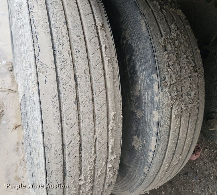 image for item DP0838 2016 Cornhusker 800 grain trailer