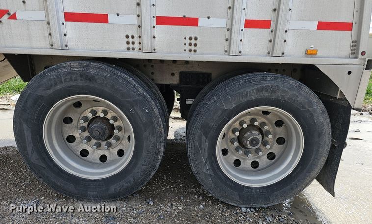 image for item DP0838 2016 Cornhusker 800 grain trailer