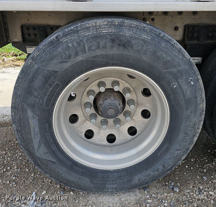 image for item DP0838 2016 Cornhusker 800 grain trailer