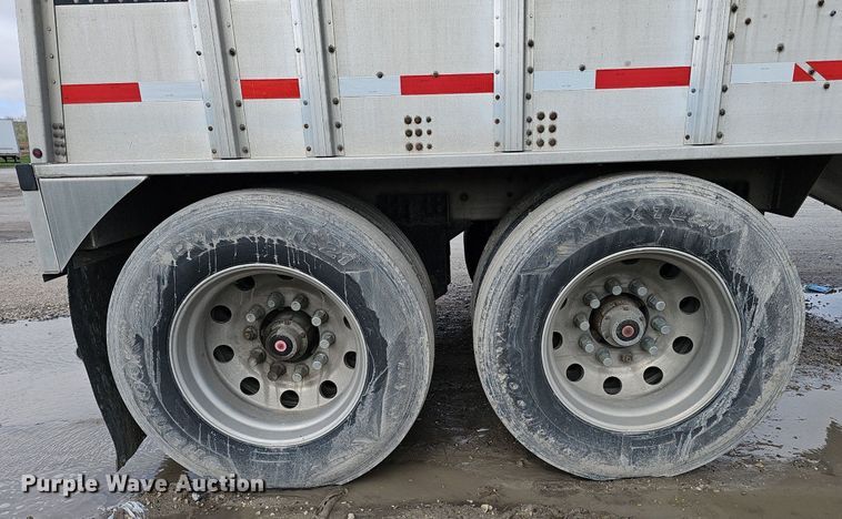 image for item DP0838 2016 Cornhusker 800 grain trailer