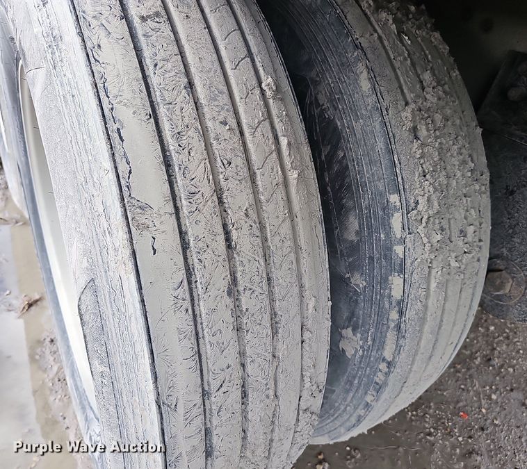 image for item DP0838 2016 Cornhusker 800 grain trailer