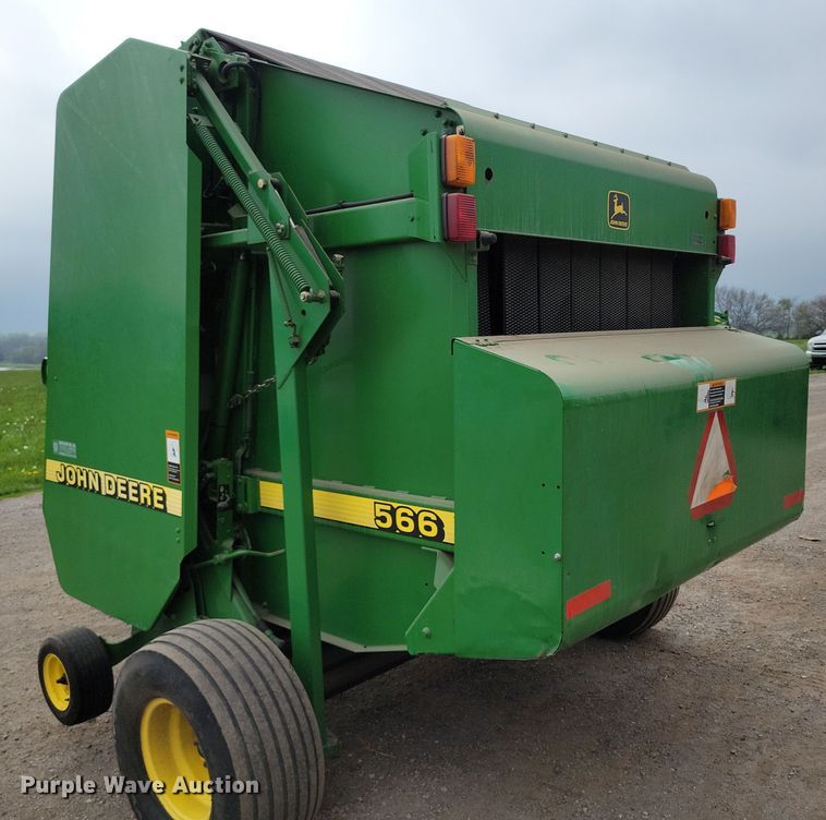 image for item DP1331 1999 John Deere 566 round baler