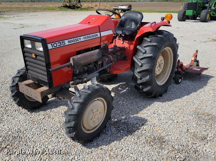 image for item DP1393 1989 Massey Ferguson 1035 MFWD tractor