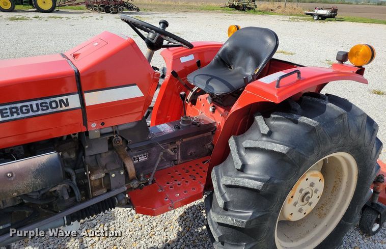 image for item DP1393 1989 Massey Ferguson 1035 MFWD tractor