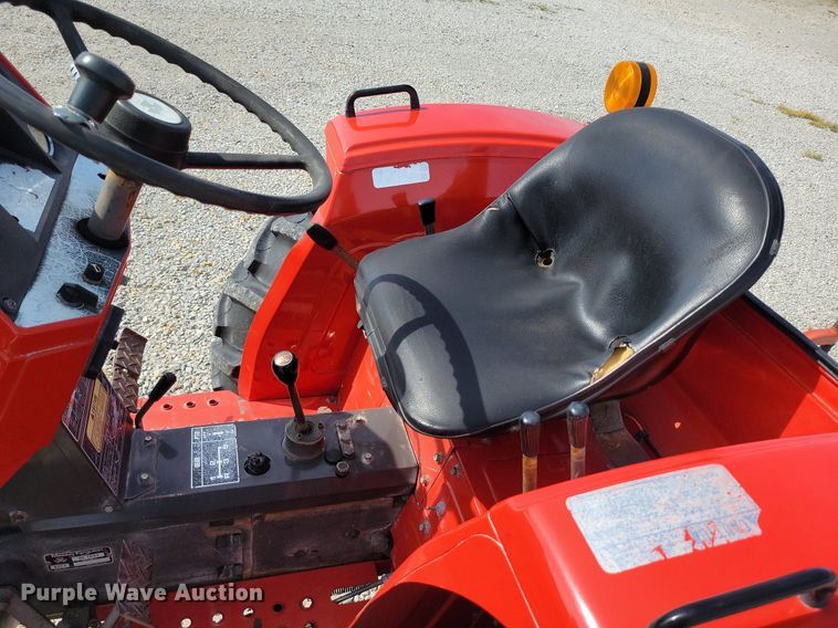 image for item DP1393 1989 Massey Ferguson 1035 MFWD tractor