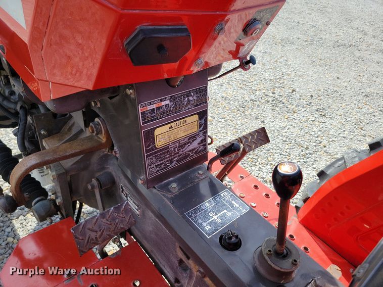 image for item DP1393 1989 Massey Ferguson 1035 MFWD tractor