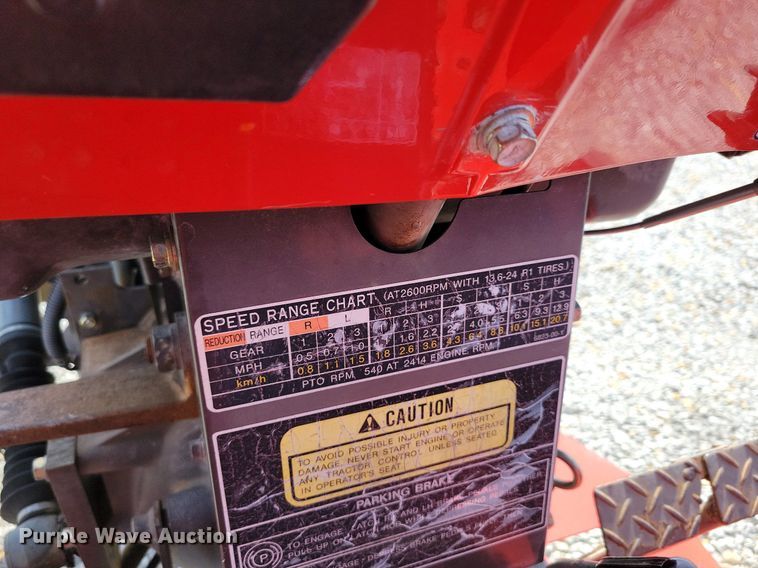 image for item DP1393 1989 Massey Ferguson 1035 MFWD tractor