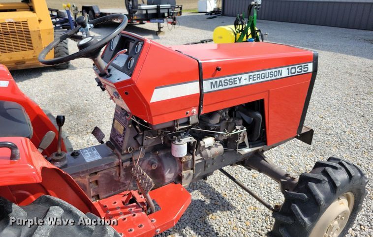 image for item DP1393 1989 Massey Ferguson 1035 MFWD tractor