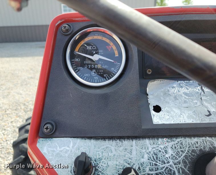 image for item DP1393 1989 Massey Ferguson 1035 MFWD tractor