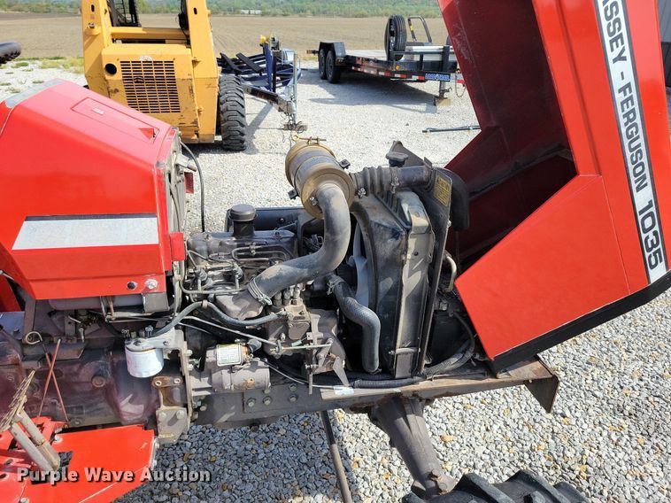 image for item DP1393 1989 Massey Ferguson 1035 MFWD tractor