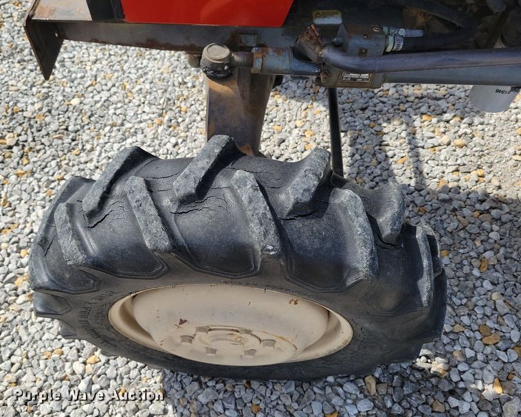 image for item DP1393 1989 Massey Ferguson 1035 MFWD tractor