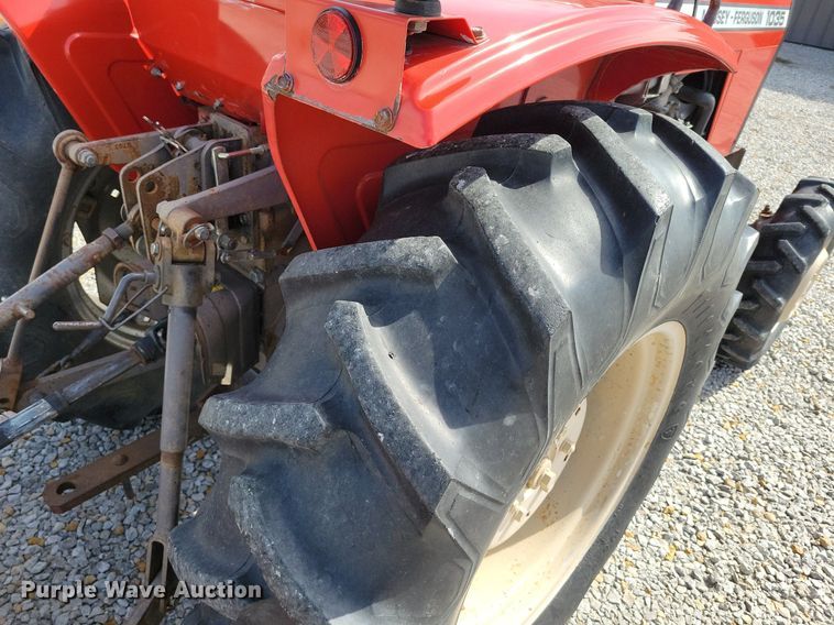 image for item DP1393 1989 Massey Ferguson 1035 MFWD tractor