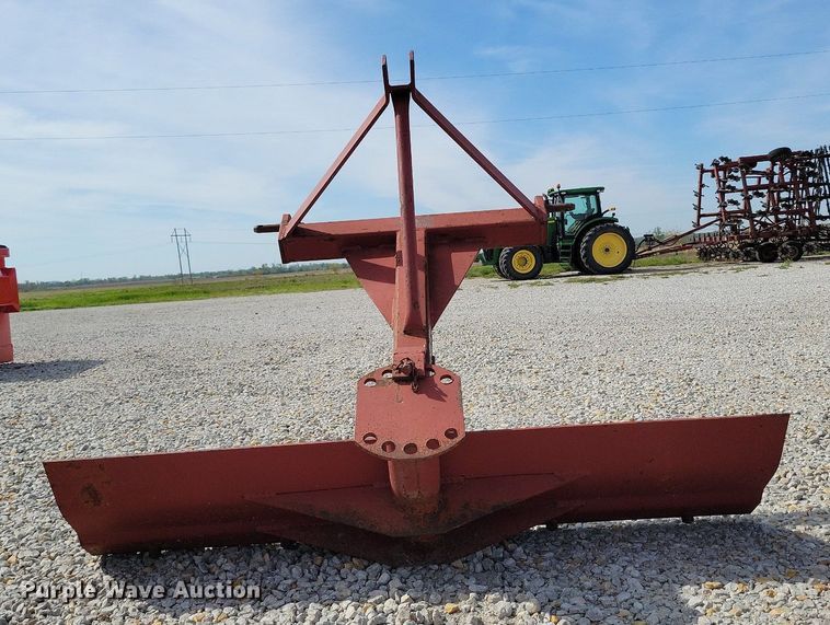 image for item DP1393 1989 Massey Ferguson 1035 MFWD tractor