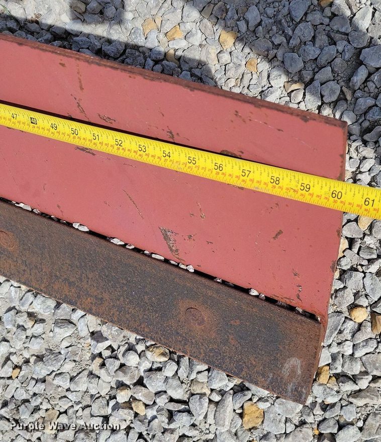 image for item DP1393 1989 Massey Ferguson 1035 MFWD tractor