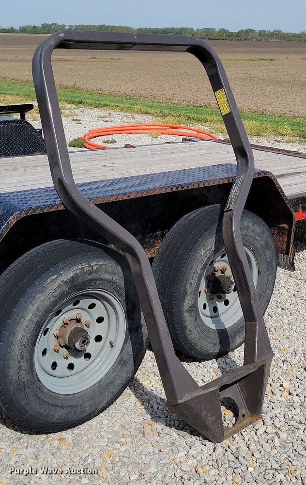 image for item DP1393 1989 Massey Ferguson 1035 MFWD tractor