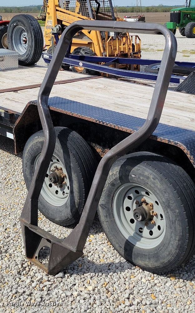 image for item DP1393 1989 Massey Ferguson 1035 MFWD tractor