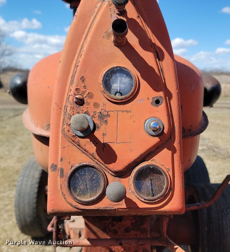 image for item DP3520 Cockshutt 40 tractor