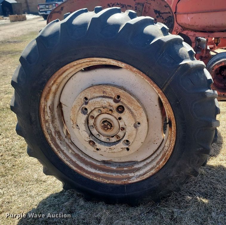 image for item DP3520 Cockshutt 40 tractor