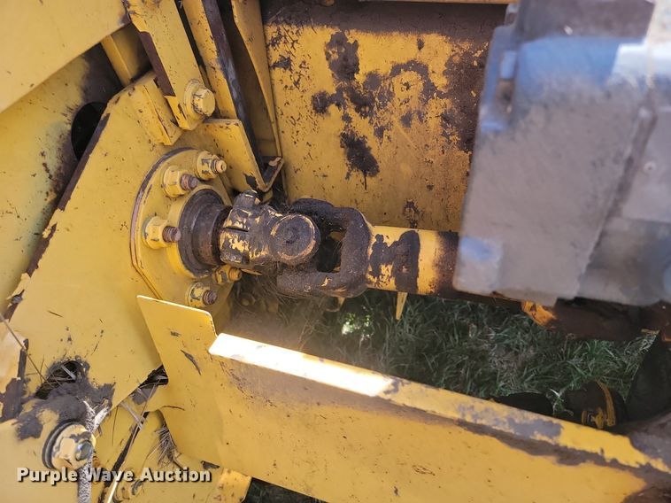 image for item DP3526 2005 New Holland  HW325 swather / windrower