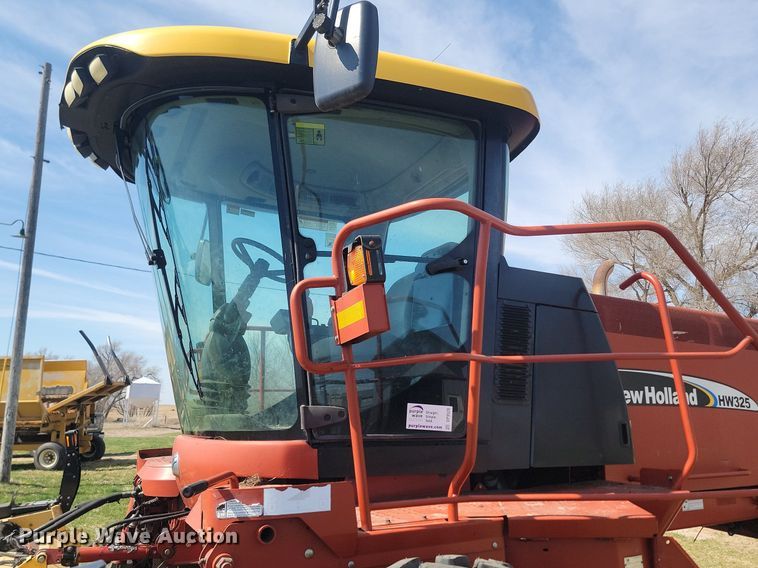 image for item DP3526 2005 New Holland  HW325 swather / windrower