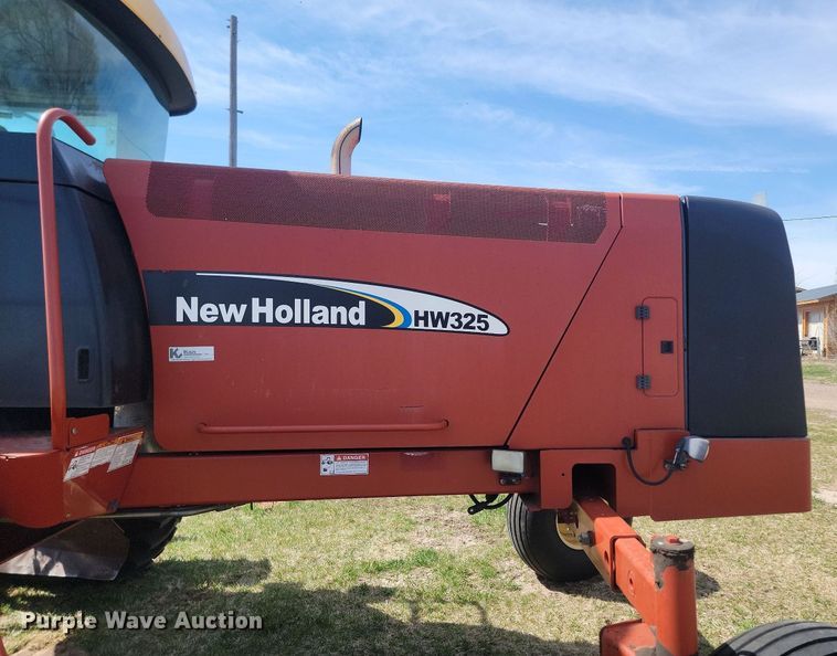 image for item DP3526 2005 New Holland  HW325 swather / windrower