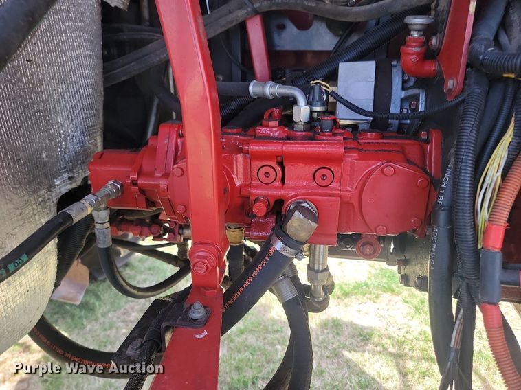 image for item DP3526 2005 New Holland  HW325 swather / windrower