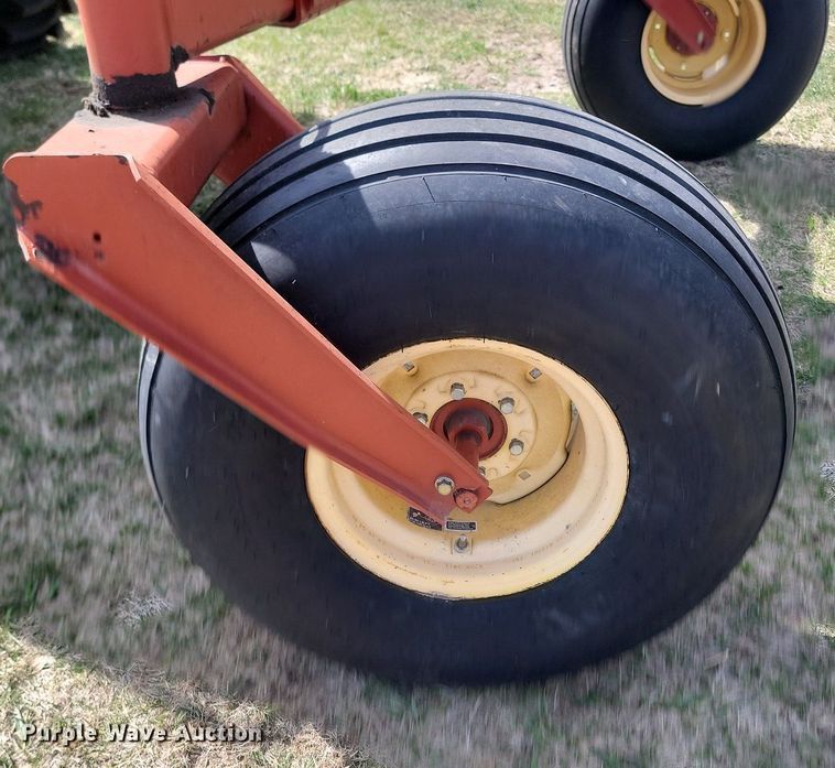 image for item DP3526 2005 New Holland  HW325 swather / windrower