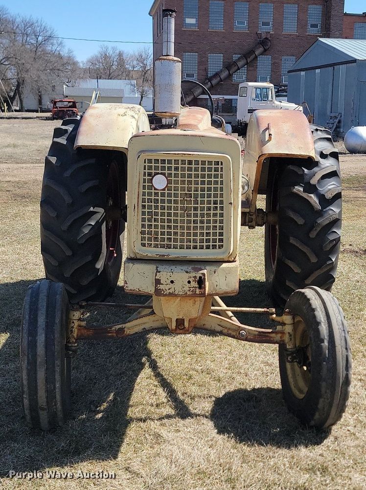 image for item DP5666 Cockshutt  550 tractor