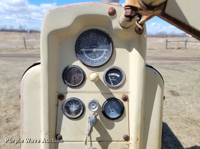 image for item DP5666 Cockshutt  550 tractor