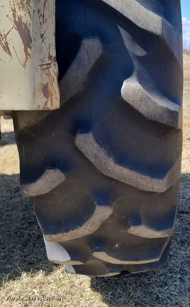 image for item DP5666 Cockshutt  550 tractor