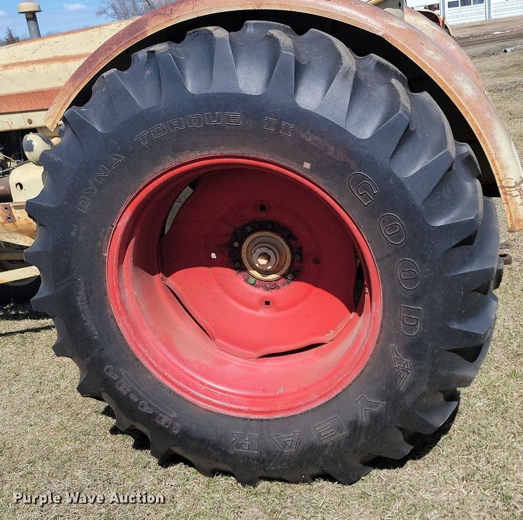 image for item DP5666 Cockshutt  550 tractor