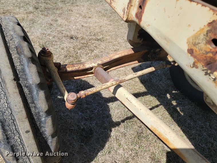 image for item DP5666 Cockshutt  550 tractor