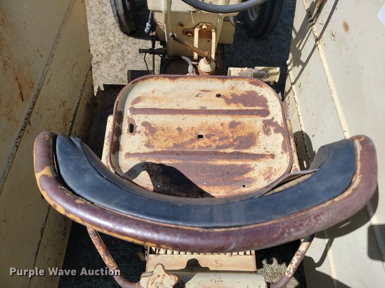 image for item DP5666 Cockshutt  550 tractor